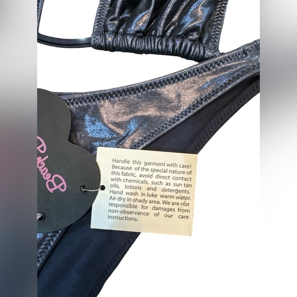 Beach Bunny 2 piece Shiny Blue “Suicide Blonde” - Picture 2 of 4